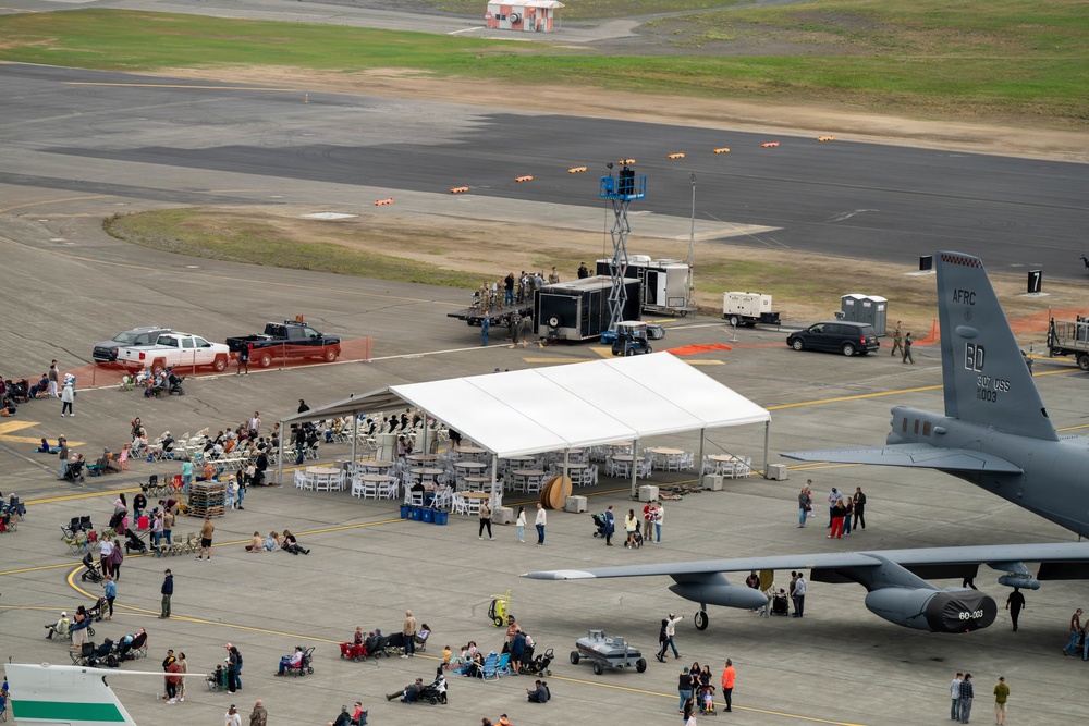 Arctic Thunder Open House establishing shots