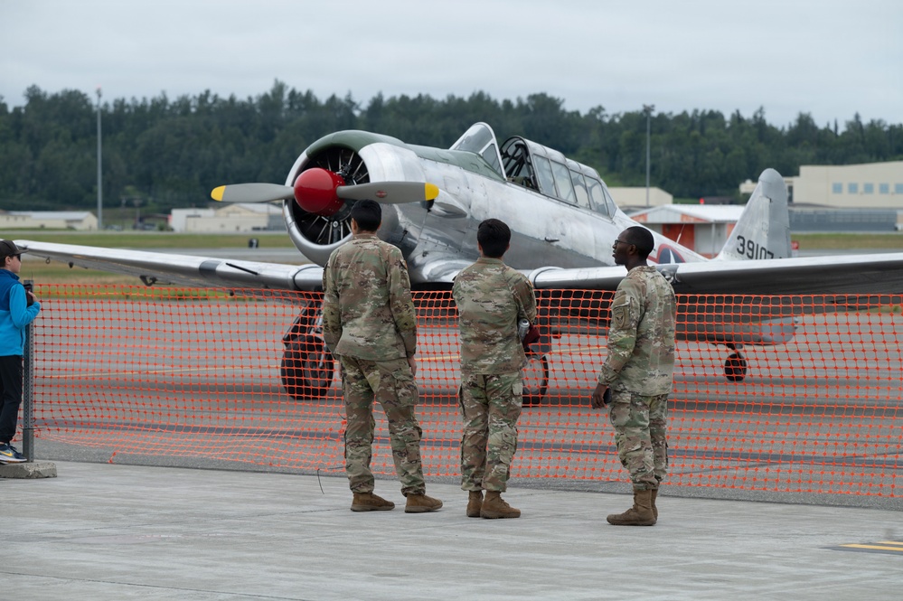 Arctic Thunder Open House practice day