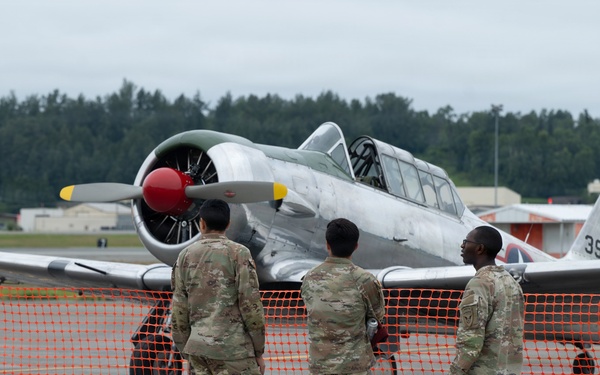 Arctic Thunder Open House practice day