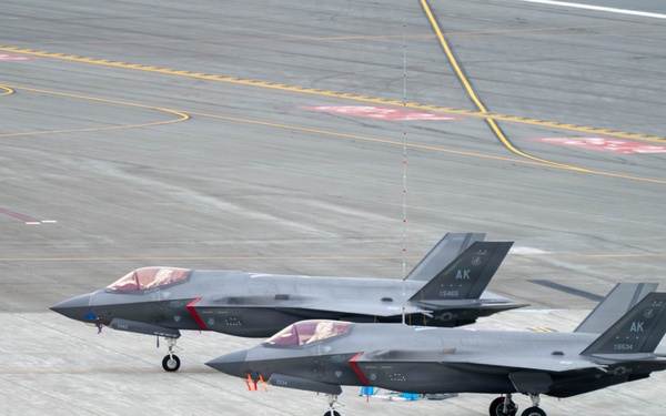 Arctic Thunder Open House static displays