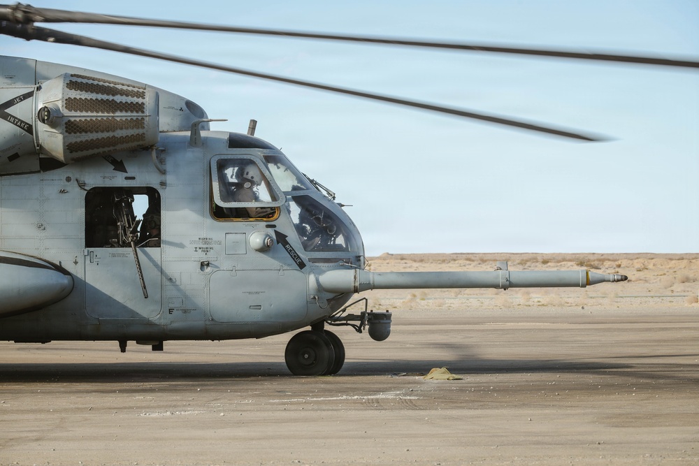 SLTE 4-26: 2nd Battalion, 2nd Marine Regiment Board CH-53E Super Stallion