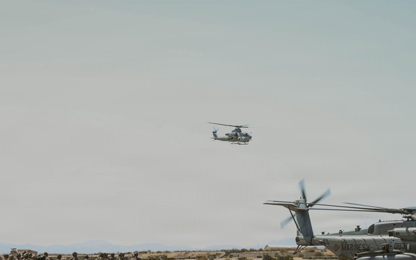 SLTE 4-26: 2nd Battalion, 2nd Marine Regiment Board CH-53E Super Stallion