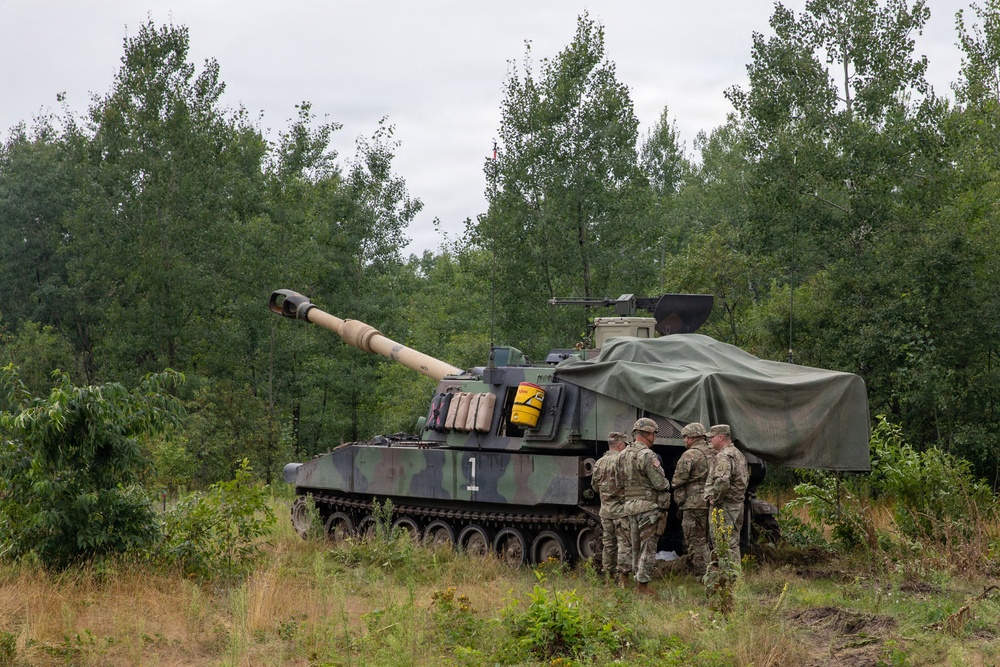 W. Va. Guard Artillery Crew Prepares for Fire Mission During Northern Strike 26-2