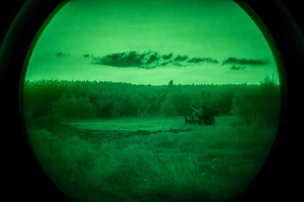 W. Va. Guard Paladin Crews Prepare for Night Fires at Northern Strike 26-2