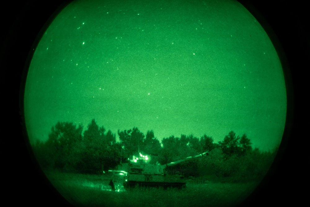 W. Va. Guard Paladin Crews Prepare for Night Fires at Northern Strike 26-2