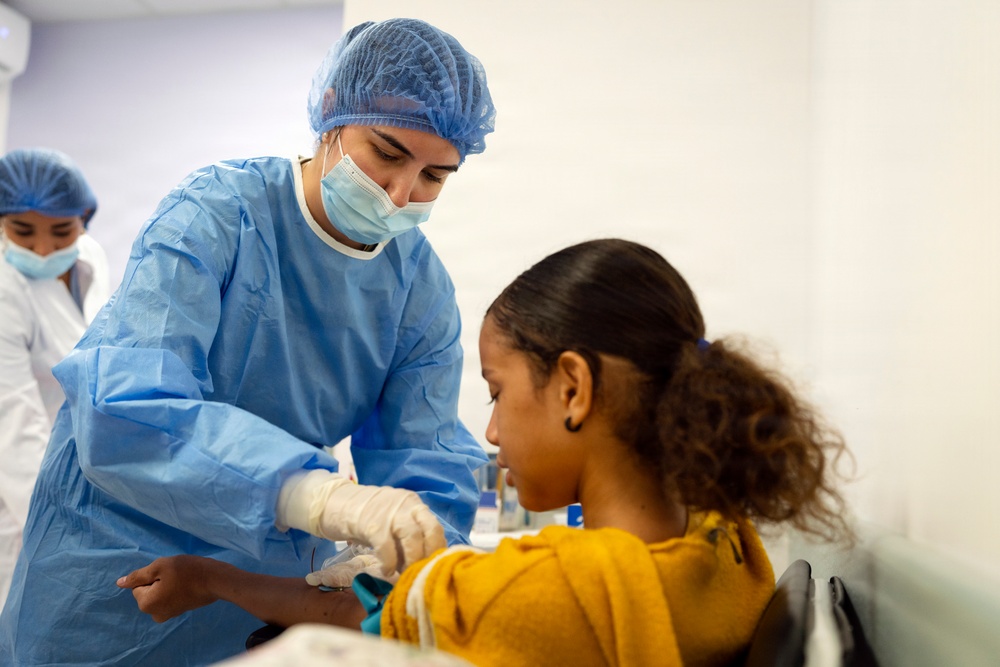 USAF lab team integrates with Dominican clinic during Amistad 2026