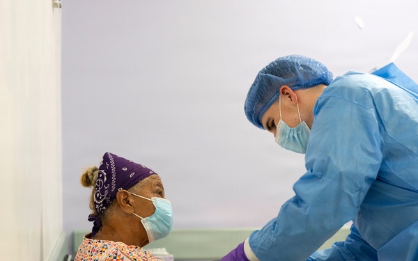 USAF lab team integrates with Dominican clinic during Amistad 2026