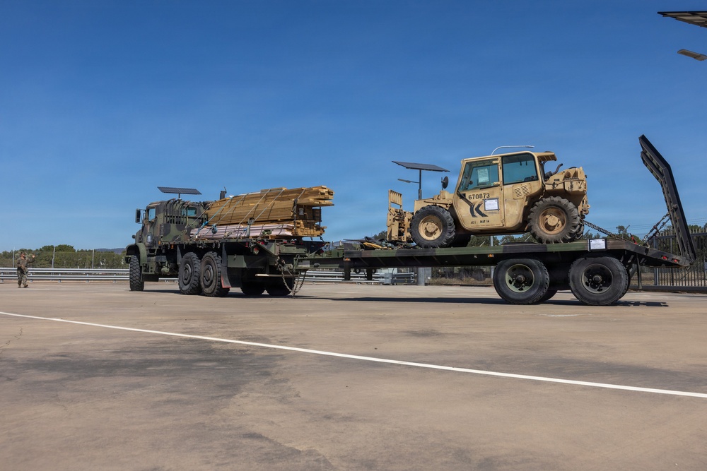 MRF-D Marines prepare to embark on HMAS Canberra