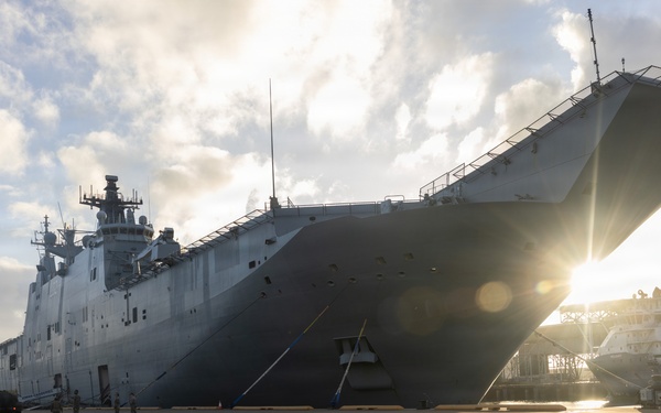 MRF-D Marines prepare to embark on HMAS Canberra