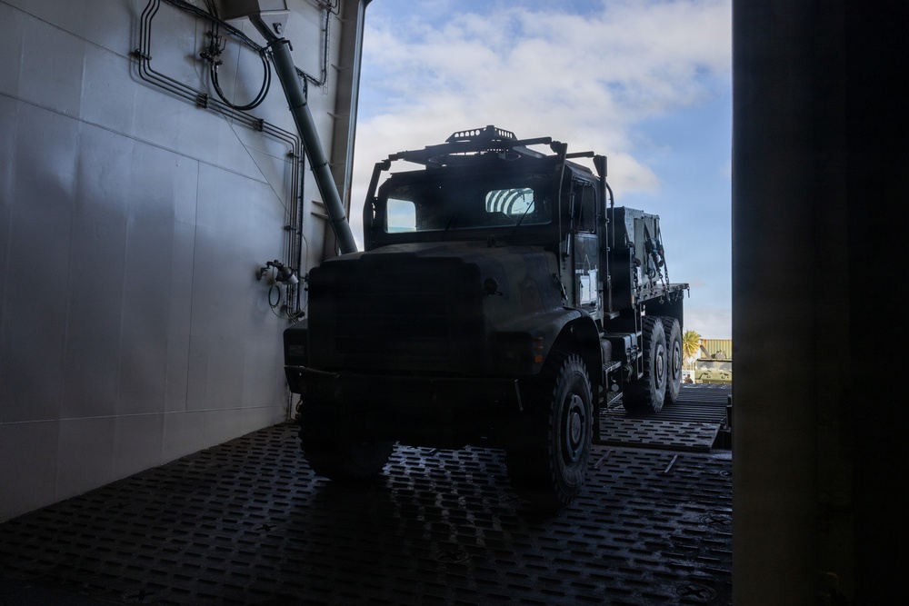 MRF-D Marines prepare to embark on HMAS Canberra