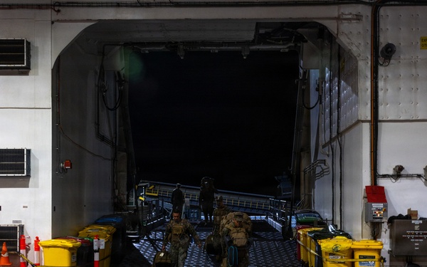 MRF-D Marines prepare to embark aboard HMAS Canberra