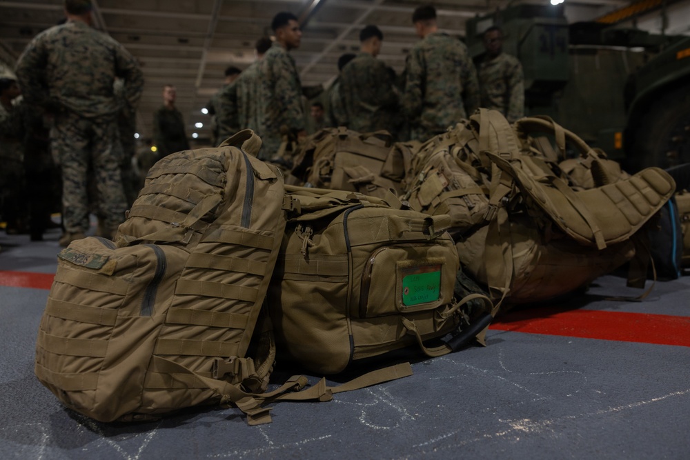 MRF-D Marines prepare to embark aboard HMAS Canberra