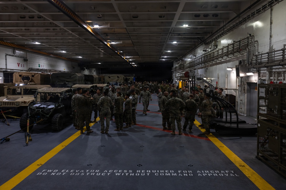 MRF-D Marines prepare to embark aboard HMAS Canberra