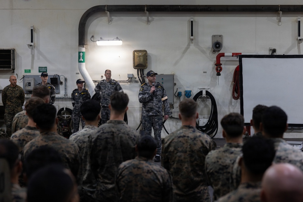 MRF-D Marines receive a welcome brief aboard HMAS Canberra