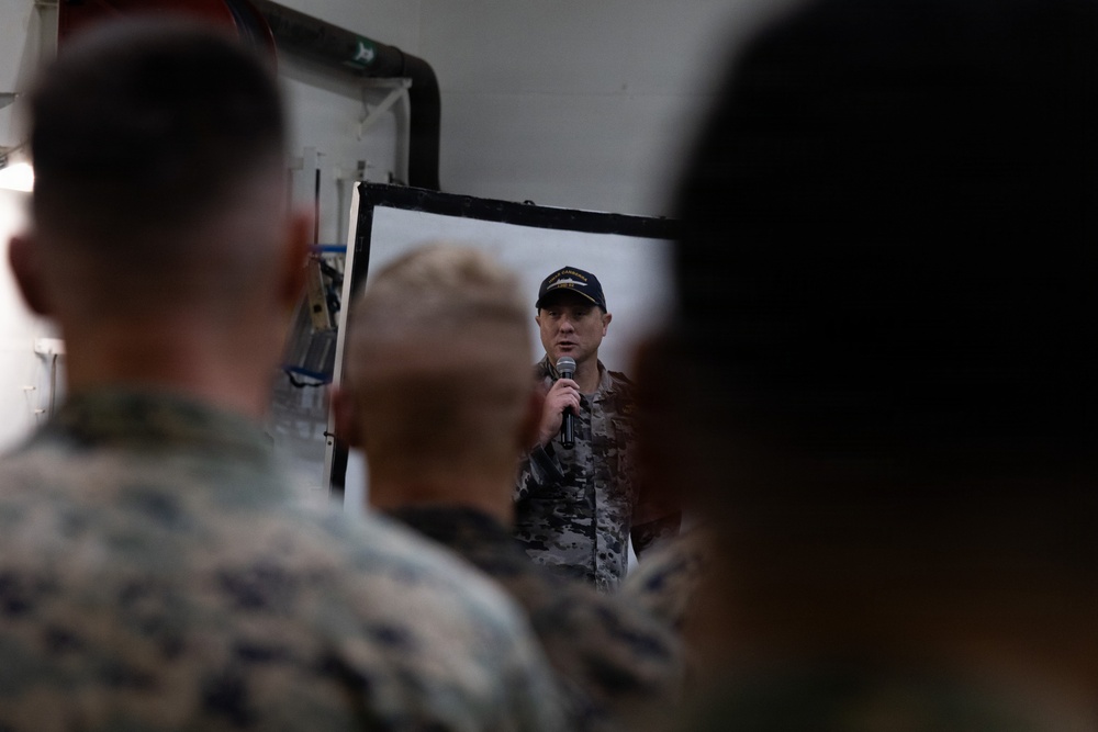 MRF-D Marines receive a welcome brief aboard HMAS Canberra