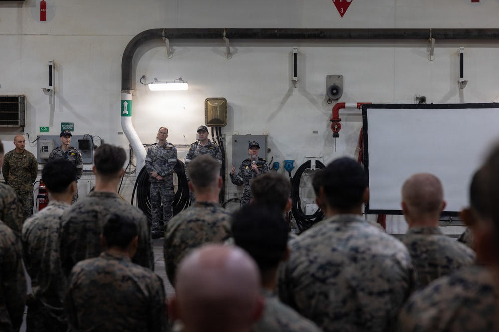 MRF-D Marines receive a welcome brief aboard HMAS Canberra