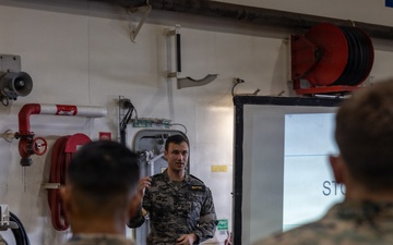 MRF-D Marines receive a welcome brief aboard HMAS Canberra