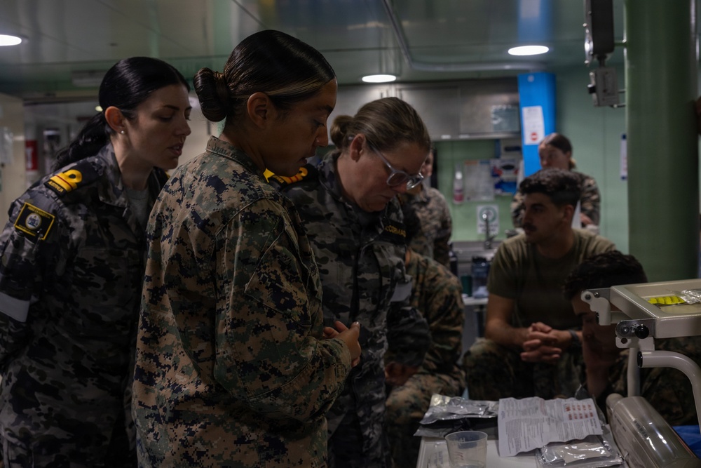 MRF-D Marines and Sailors rehearse medical procedures aboard HMAS Canberra