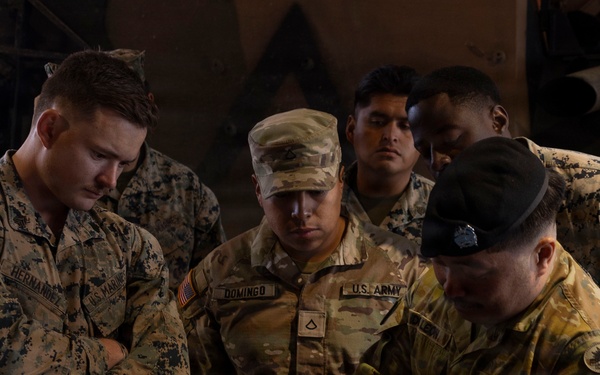 U.S. Marines with 1st LAR complete weapons familiarization class hosted by Australian service members during Coral-Balmoral Cup