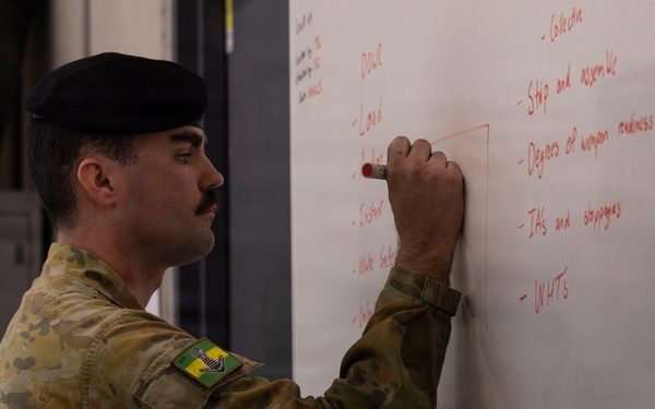 U.S. Marines with 1st LAR complete weapons familiarization class hosted by Australian service members during Coral-Balmoral Cup
