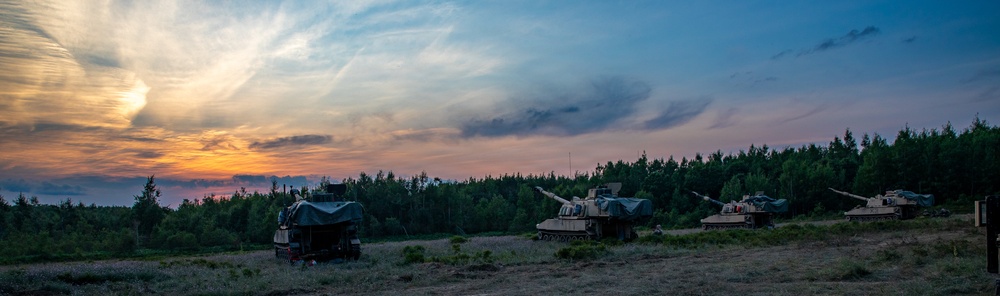 W. Va. Guard Artillerymen Prepare for Night Fires During Northern Strike 26-2