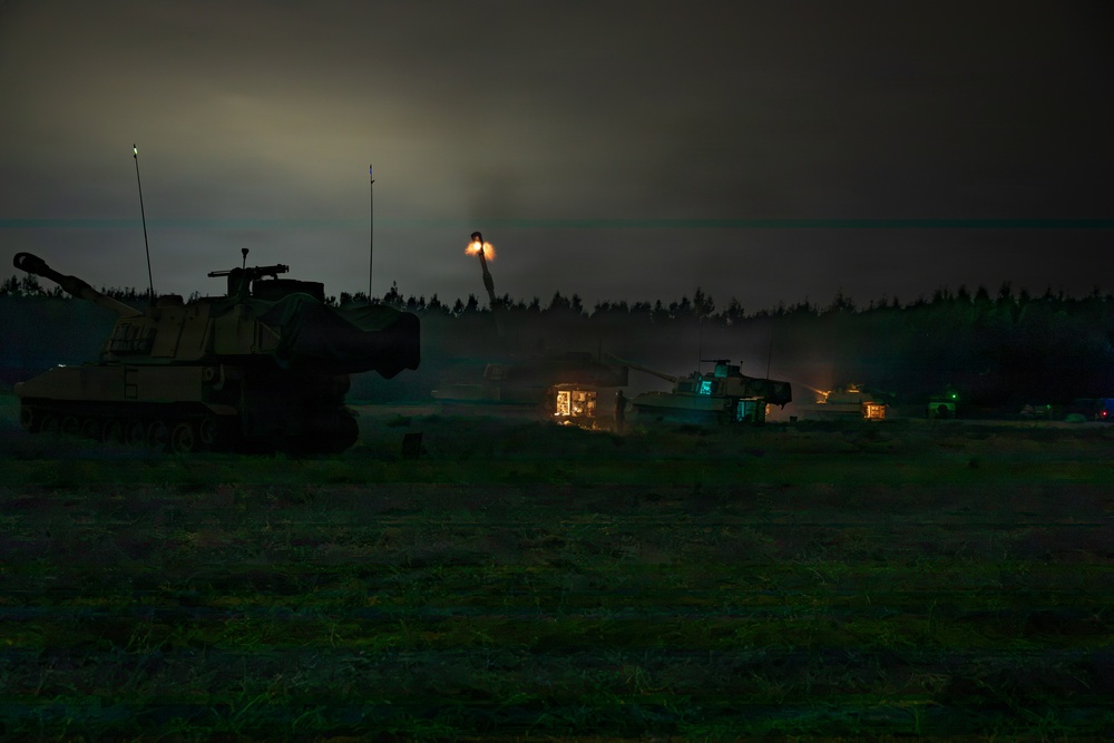 W. Va. Guard Artillerymen Deliver Night Fires During Northern Strike 26-2