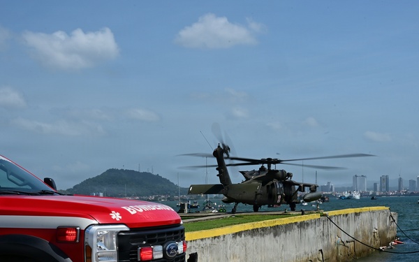 Joint Task Force-Bravo executes a medical evacuation rehearsal with Hospital Santo Tómas