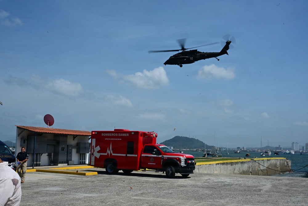 Joint Task Force-Bravo executes a medical evacuation rehearsal with Hospital Santo Tómas