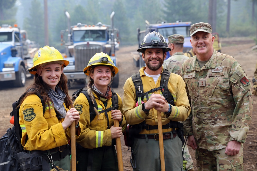 Congresswoman Kim Schrier visits National Guard Soldiers and Airmen at Little Giant Fire