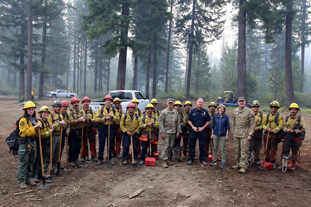 Congresswoman Kim Schrier visits National Guard Soldiers and Airmen at Little Giant Fire