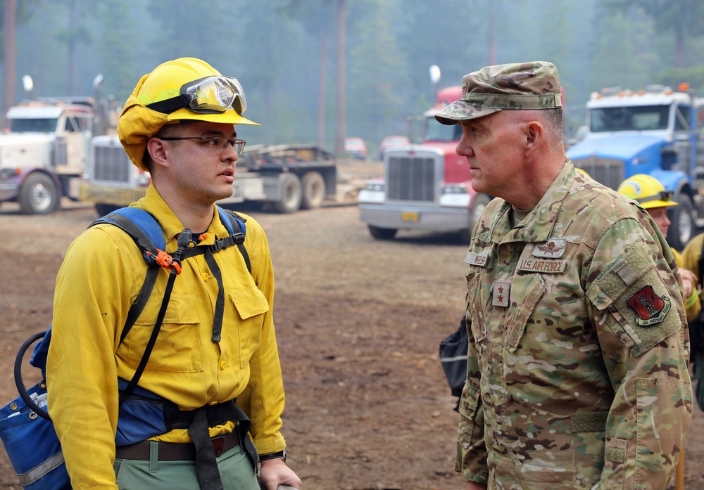 Congresswoman Kim Schrier visits National Guard Soldiers and Airmen at Little Giant Fire