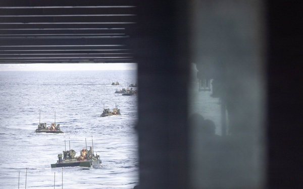 3rd AA Bn. conduct amphibious training during QUART