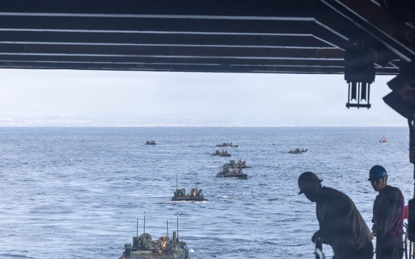3rd AA Bn. conduct amphibious training during QUART