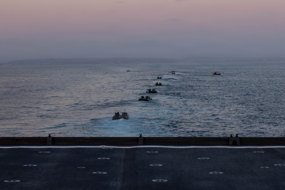 3rd AA Bn. conduct amphibious training during QUART