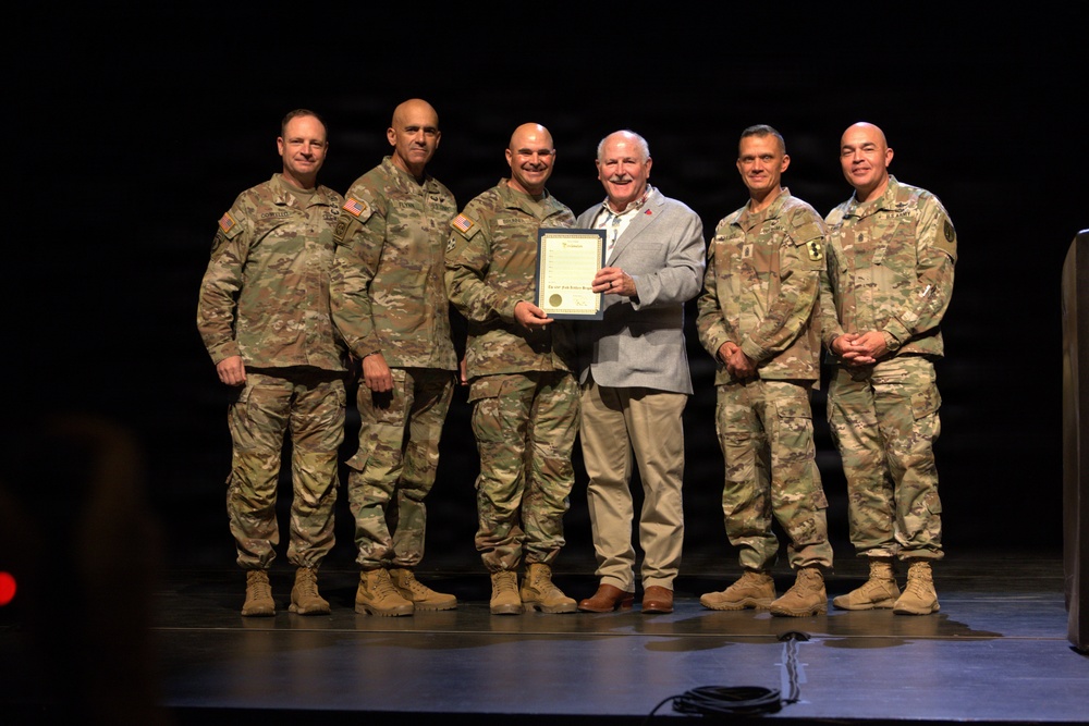 Lawton Mayor presents proclamation to FCOE and 434th FA leadership