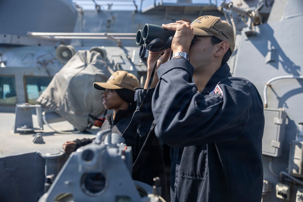 Topside Operations Aboard USS Roosevelt (DDG 80)