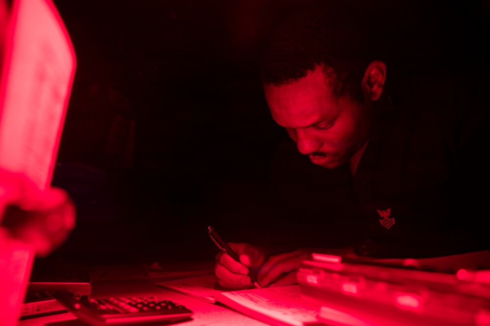 Topside Operations Aboard USS Roosevelt (DDG 80)
