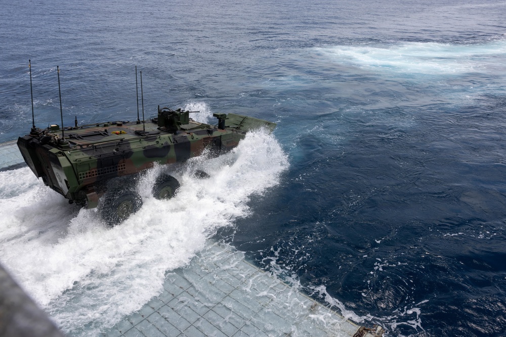 3rd AA Bn. conduct amphibious training during QUART
