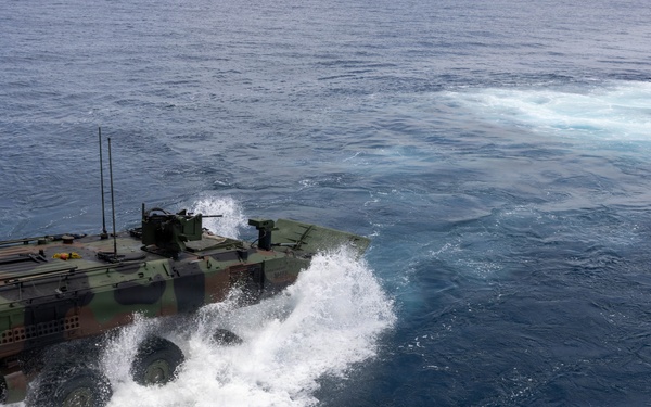 3rd AA Bn. conduct amphibious training during QUART