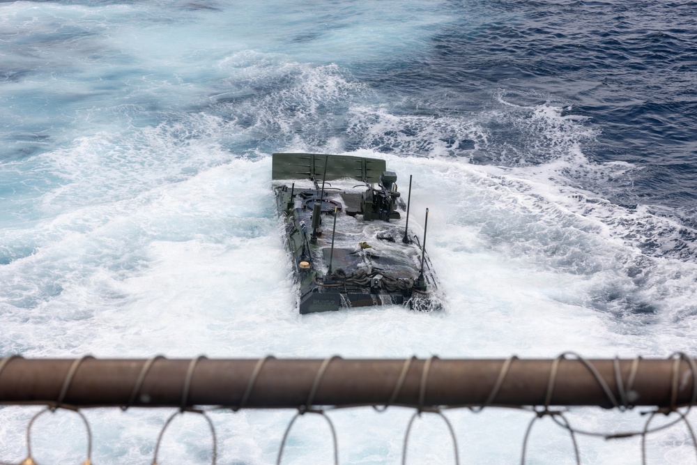 3rd AA Bn. conduct amphibious training during QUART