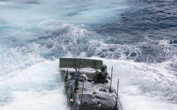 3rd AA Bn. conduct amphibious training during QUART