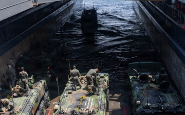 3rd AA Bn. conduct amphibious training during QUART