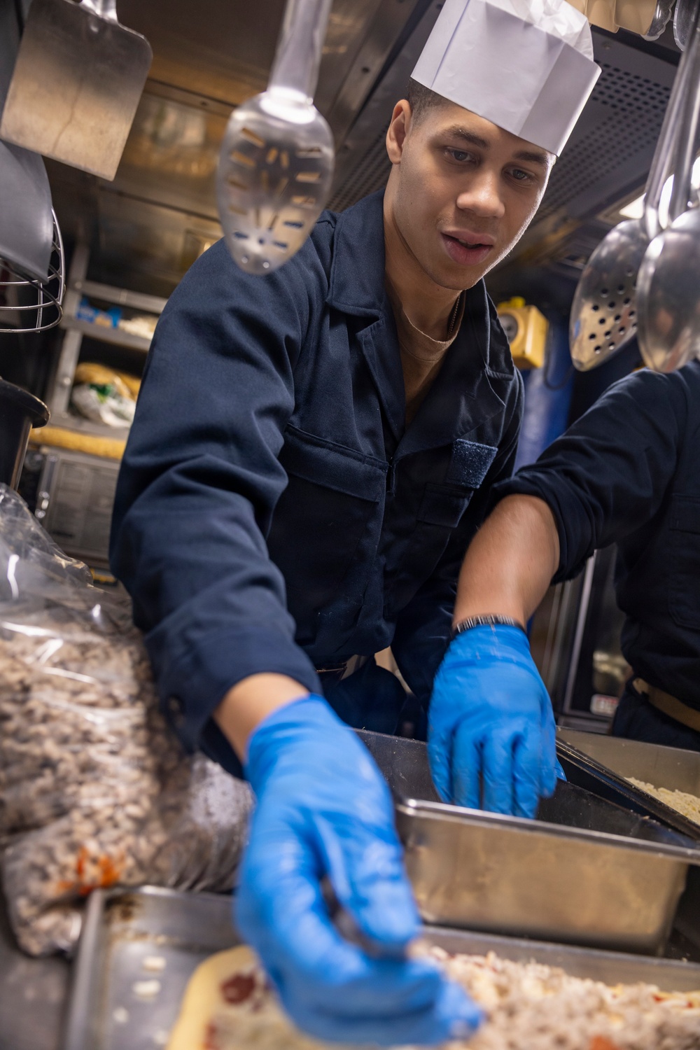 USS Roosevelt (DDG 80) Crew Maintains Readiness