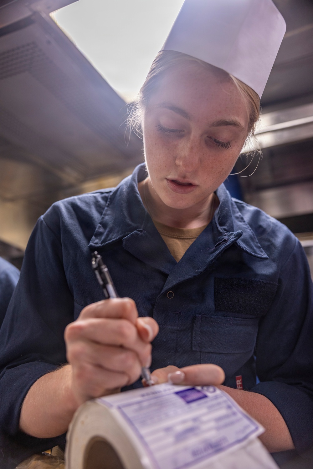 USS Roosevelt (DDG 80) Crew Maintains Readiness