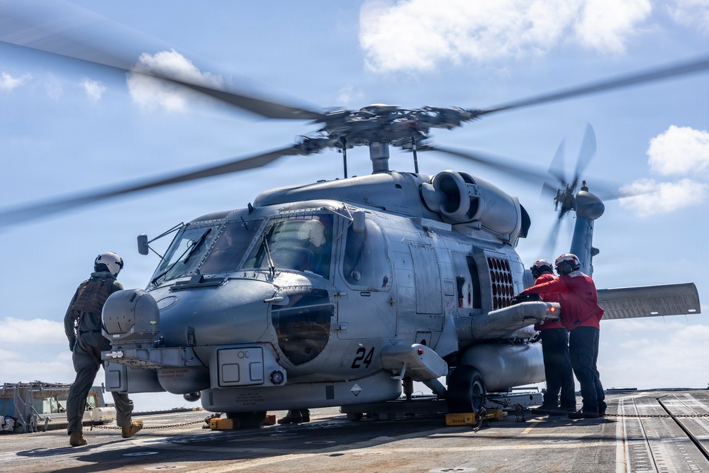 USS Roosevelt (DDG 80) Conducts Flight Quarters