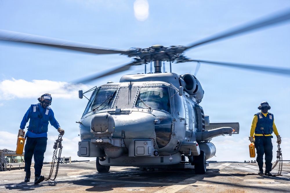 USS Roosevelt (DDG 80) Conducts Flight Quarters