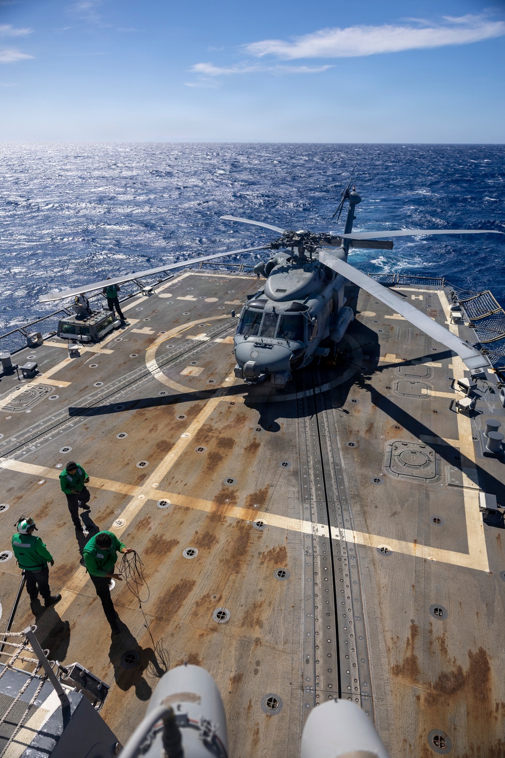 USS Roosevelt (DDG 80) Crew Maintains Readiness
