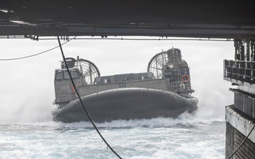 QUART 26.4: MAG-16, MAG-39 conduct deck landing qualifications aboard USS ASHLAND