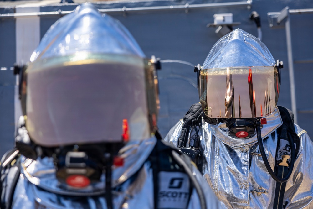 USS Roosevelt (DDG 80) Sailors Participate In Flight Deck Crash Drill