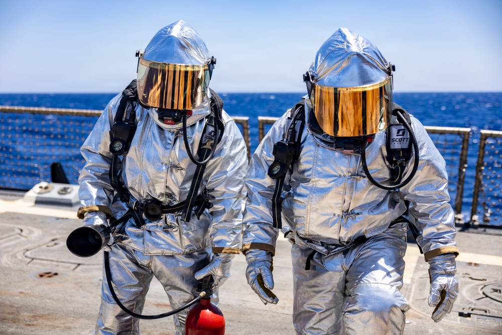 USS Roosevelt (DDG 80) Sailors Participate In Flight Deck Crash Drill